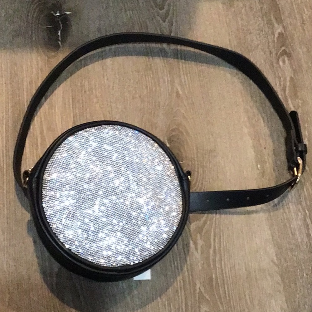 Purse - Picture 1 of 5